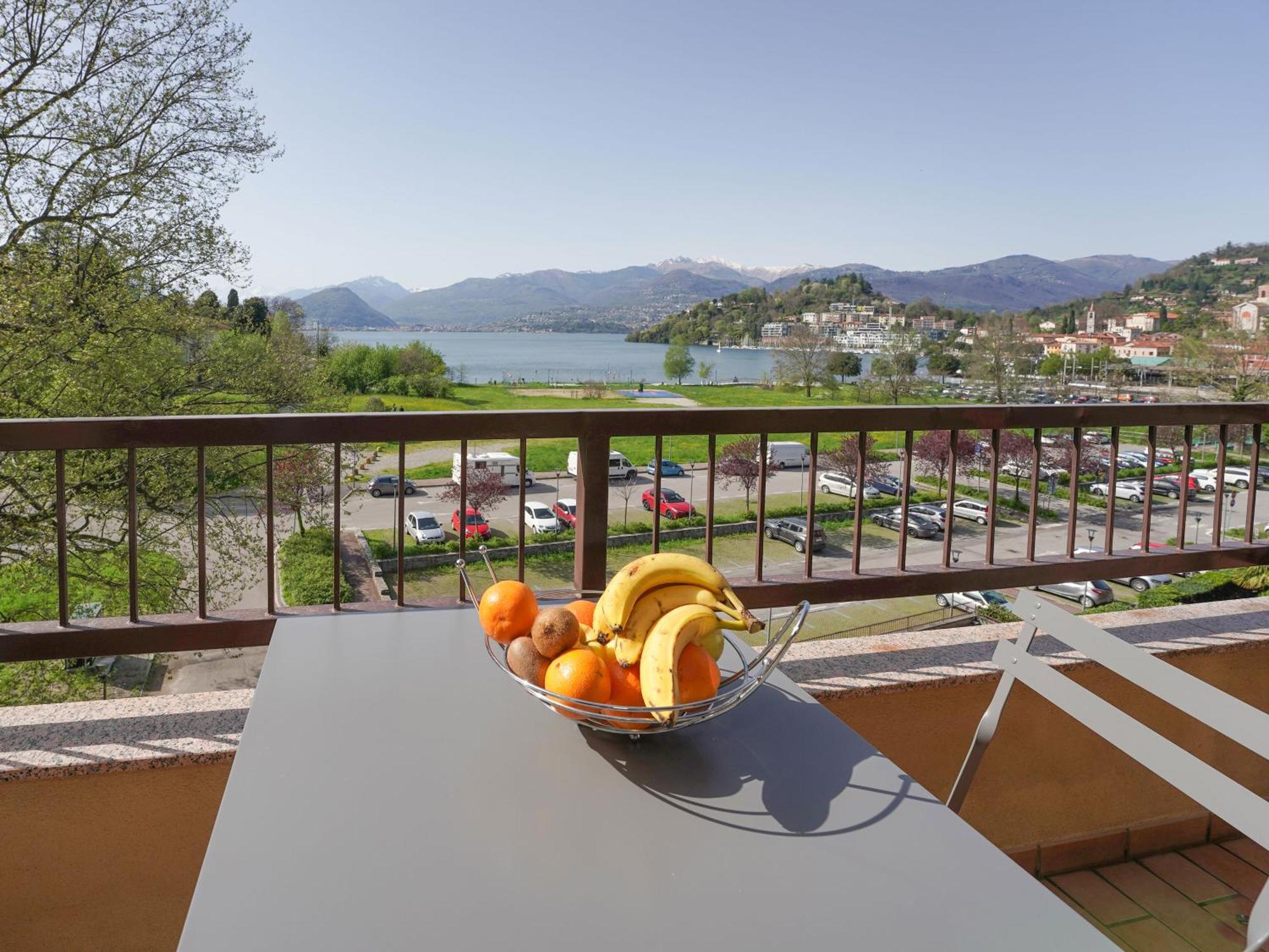 Lily Lake Maggiore ラヴェーノ エクステリア 写真