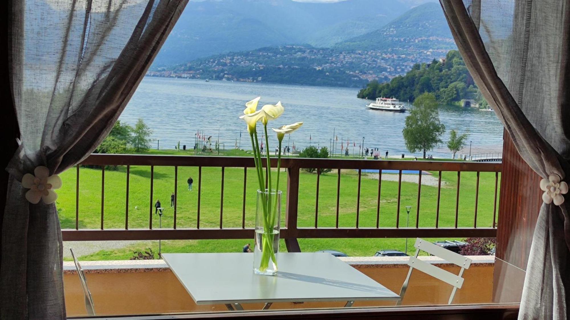 Lily Lake Maggiore ラヴェーノ エクステリア 写真